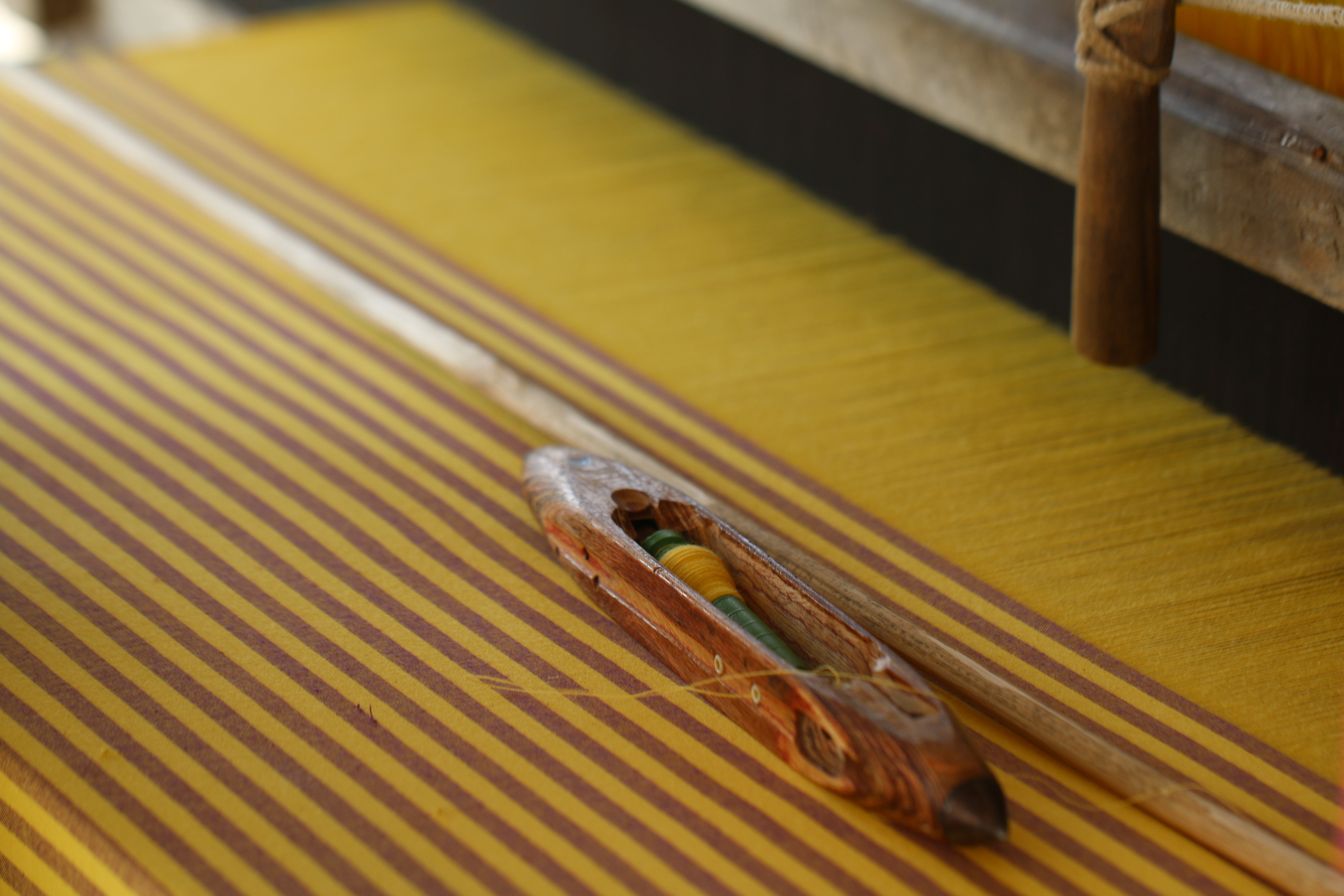 Steps On How to weave a silk fabric? Muezart